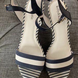 Kellie and Katie open toe striped navy sandal size 9.5